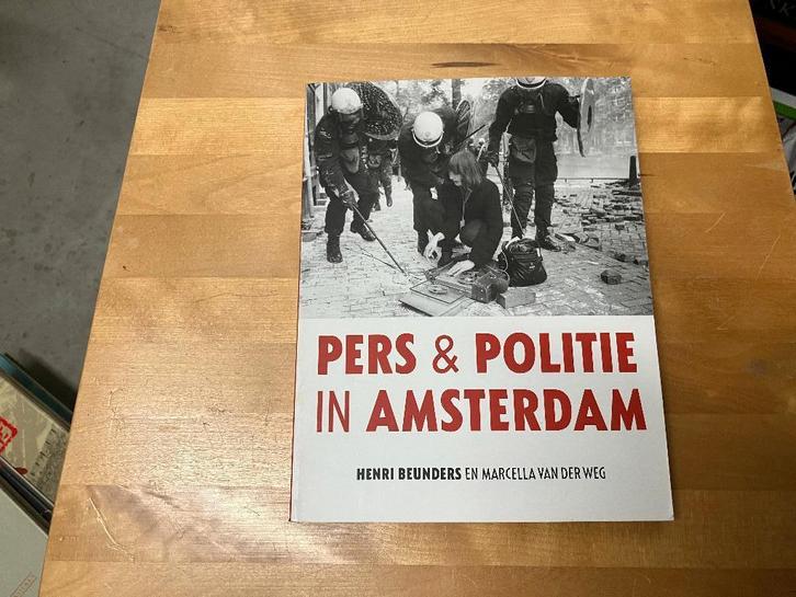 geweld misdaad prostitutie seks politie Amsterdam pers, Boeken, Politiek en Maatschappij, Zo goed als nieuw, Maatschappij en Samenleving