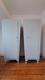 Twee Stijlvolle Jaren '50 Kledingkasten, Huis en Inrichting, Kasten | Kledingkasten, Ophalen, Gebruikt, Met hangruimte, 50 tot 100 cm