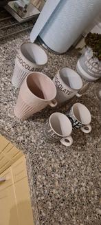 3x grote mokken en 2x senseo kopjes, Huis en Inrichting, Keuken | Servies, Ophalen of Verzenden, Overige stijlen, Kop(pen) en/of Schotel(s)