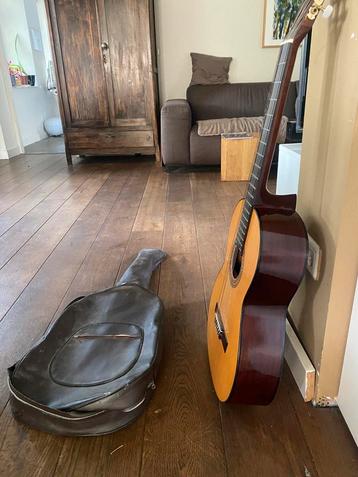 Gitaar M. Suzuki model 102 beschikbaar voor biedingen