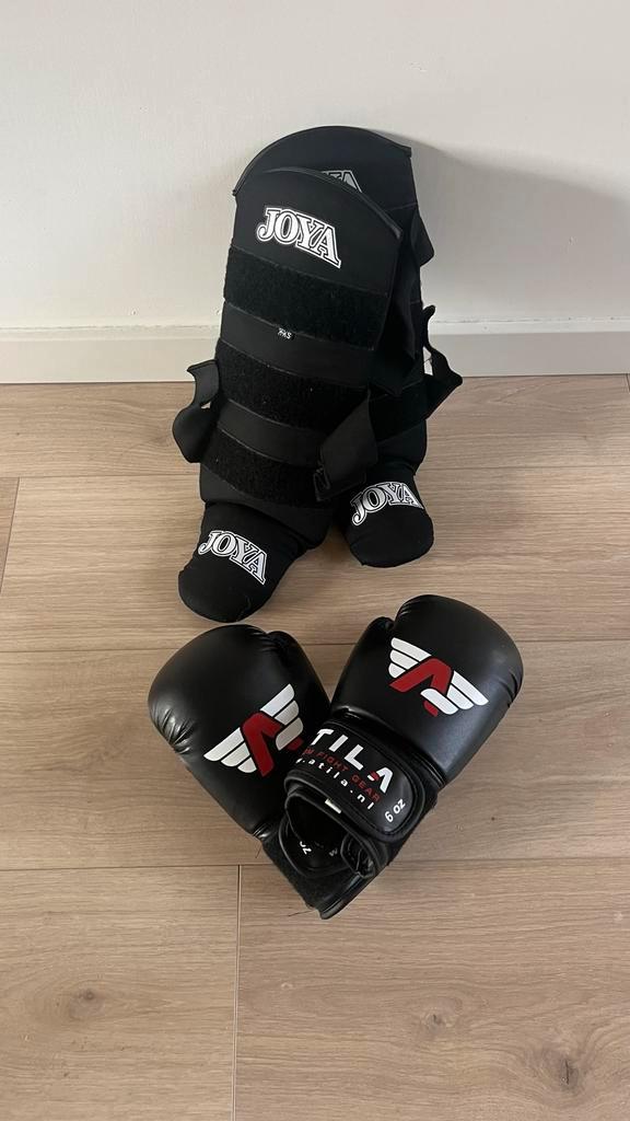 Boksset voor kinderen (5-8 jaar) - Handschoenen & Scheenbesc, Sport en Fitness, Vechtsporten en Zelfverdediging, Gebruikt, Overige