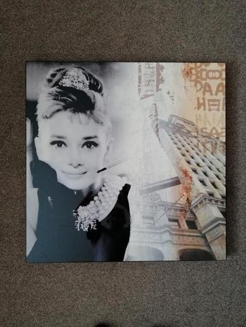 Audrey Hepburn beschikbaar voor biedingen