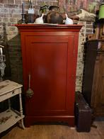 Rustieke houten kast in roestbruin, 4 legplanken, Ophalen