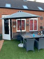 Mooie parasols met draaimechanisme en voet en hoes, Waterdicht, Zo goed als nieuw, Parasolvoet, 2 tot 3 meter