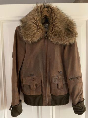 Leren/suède bruine jacket beschikbaar voor biedingen