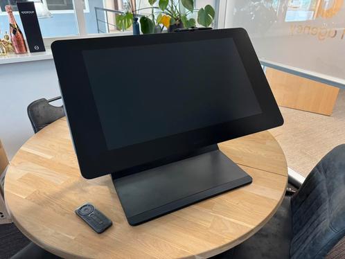 Wacom Cintiq Pro 24 Pen & Touch + Ergo Stand, Computers en Software, Tekentablets, Zo goed als nieuw, Bedraad, Ophalen
