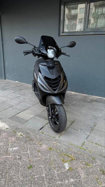 Piaggio Zip beschikbaar voor biedingen