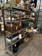 Oude industriële metalen bakkers kar, Ophalen