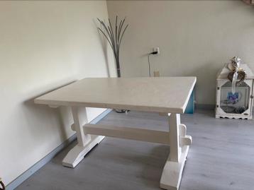 witte tafel mag gratis opgehaald worden