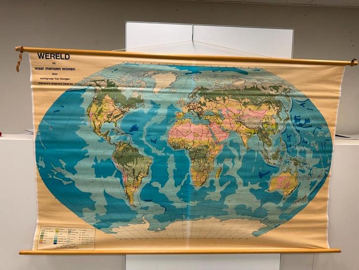 Wereldkaart wanddecoratie *In zeer goede staat*, Antiek en Kunst, Antiek | Schoolplaten, Aardrijkskunde, Ophalen of Verzenden