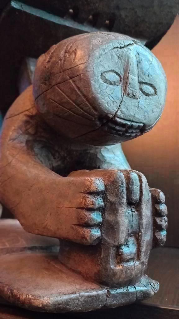 Old Wood Stool Akan Ashanti Fante Ghana Leopard Base, Antiek en Kunst, Kunst | Beelden en Houtsnijwerken, Ophalen of Verzenden