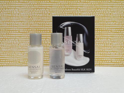 Sensai Emulsion II (moist) + Lotion II (moist) set, Sieraden, Tassen en Uiterlijk, Uiterlijk | Gezichtsverzorging, Nieuw, Verzorging