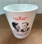 Herinneringsbeker Huwelijk Beatrix en Claus - 2 soorten, Ophalen of Verzenden, Zo goed als nieuw, Nederland, Servies