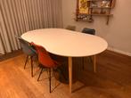 Ronde uitschuifbare tafel met 4 Kick Collection stoelen, Huis en Inrichting, Tafels | Eettafels, Ophalen, Gebruikt, 150 tot 200 cm