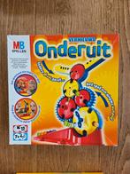 ONDERUIT, Hobby en Vrije tijd, Gezelschapsspellen | Overige, Een of twee spelers, Ophalen of Verzenden, Zo goed als nieuw, MB Spellen