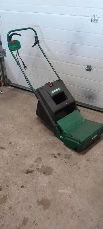 Qualcast verticuteermachine voor tuin werkt nabehoren  beschikbaar voor biedingen
