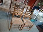 Twee 2 vintage eikenhouten knopstoelen., Huis en Inrichting, Stoelen, Ophalen, Gebruikt, Bruin, Twee