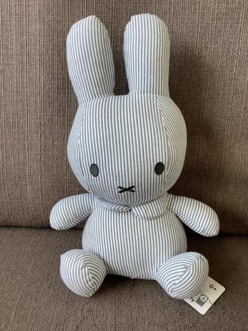 Nijntje Miffy Tiamo knuffel grijs wit gestreept NIEUW  10,-- beschikbaar voor biedingen