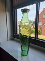 Groene fles vaas hoog, Huis en Inrichting, Woonaccessoires | Vazen, Ophalen of Verzenden, Minder dan 50 cm, Groen, Glas