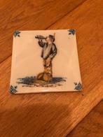 Makkum tegeltje 13x13 cm Man met fles, Ophalen of Verzenden