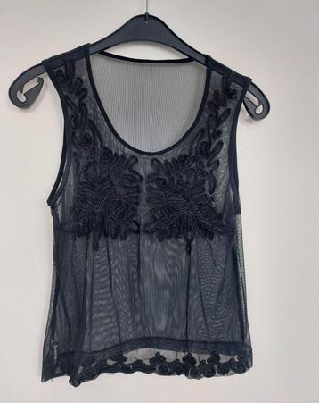 Top: zwart transparant mesh met kant Armani beschikbaar voor biedingen