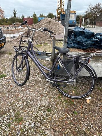 Paarse Damesfiets - Batavus beschikbaar voor biedingen