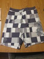 Korte broek. Witte en grijze blokken . Merk Maui. Maat L., Kleding | Heren, Maat 52/54 (L), Wit, Ophalen of Verzenden, Gedragen