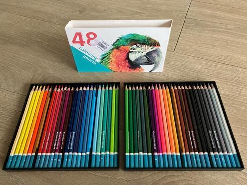 Set met 48 kleurpotloden/wijnglazenrek / kappersset /kapstok, Hobby en Vrije tijd, Tekenen, Nieuw, Potlood of Stift, Verzenden
