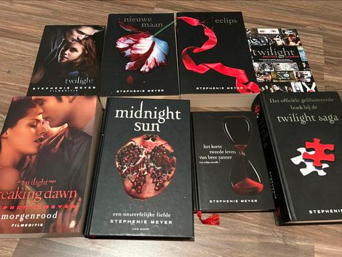 Complete Twilight serie + extra’s, Boeken, Fantasy, Zo goed als nieuw, Ophalen of Verzenden
