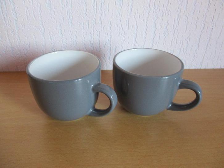 Koffiekopjes - koffiemokjes. Grijs. 2 stuks, Huis en Inrichting, Keuken | Servies, Nieuw, Kop(pen) en/of Schotel(s), Overige stijlen