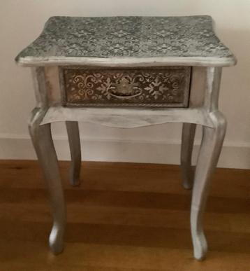 Bijzettafel tafel met lade kastje hout zilver  beschikbaar voor biedingen