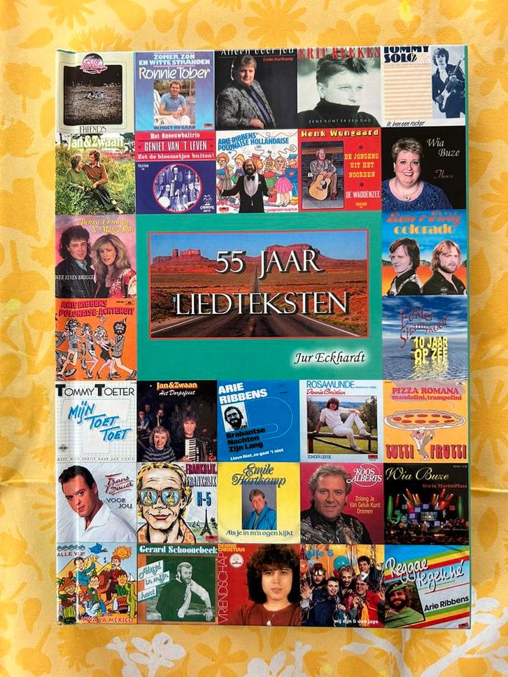 55 jaar liedteksten Jur Eckhart / Wia Buze - groningen, Boeken, Muziek, Zo goed als nieuw, Overige onderwerpen, Ophalen of Verzenden