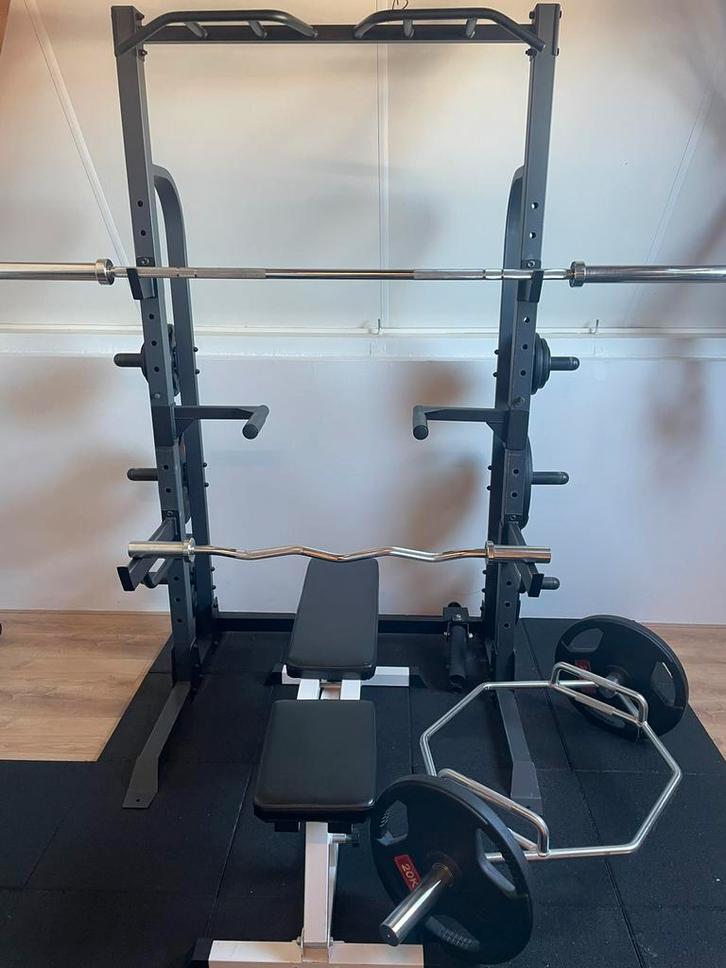 Complete home gym (fitness kracht station), Sport en Fitness, Fitnessmaterialen, Zo goed als nieuw, Halterset, Armen, Ophalen
