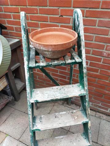 Oude houten schilderstrap trap beschikbaar voor biedingen