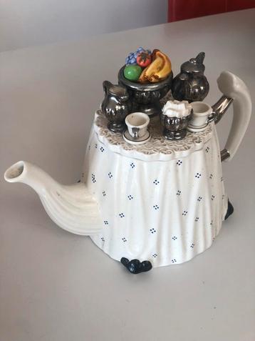 Engelse aardewerk theepot Cardew beschikbaar voor biedingen