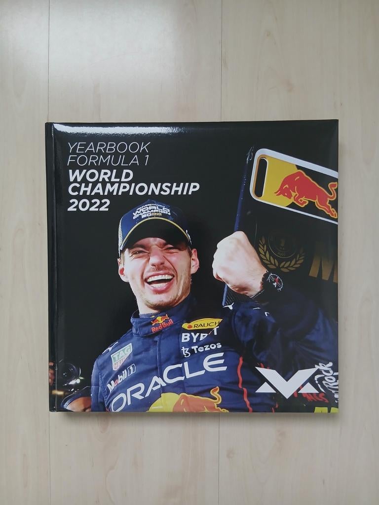 Formule 1 Yearbook 2022 - Max Verstappen, Ophalen of Verzenden, Zo goed als nieuw, Algemeen, Onbekend