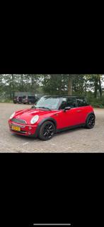 Mini 1.6 16V Cooper 2004 Rood, Auto's, Voorwielaandrijving, 4 cilinders, 4 stoelen, Handgeschakeld