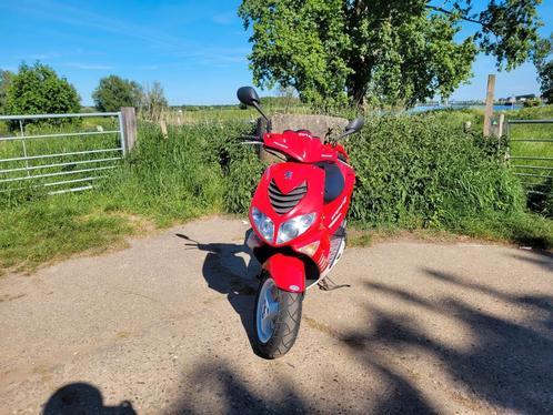 Peugeot speedfight 2 met yasuni uitlaat, Fietsen en Brommers, Scooters | Peugeot, Gebruikt, Speedfight, Tweetakt, Ophalen