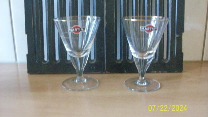 2 Martini glaasjes op voet, Verzamelen, Glas en Borrelglaasjes, Nieuw, Borrel- of Shotglas, Ophalen of Verzenden