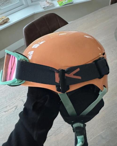Kids’  Anon Define ski/snowboard helm + built-in goggle, Sport en Fitness, Snowboarden, Zo goed als nieuw, Helm of Bescherming
