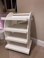 Trolley voor pedicure., Ophalen