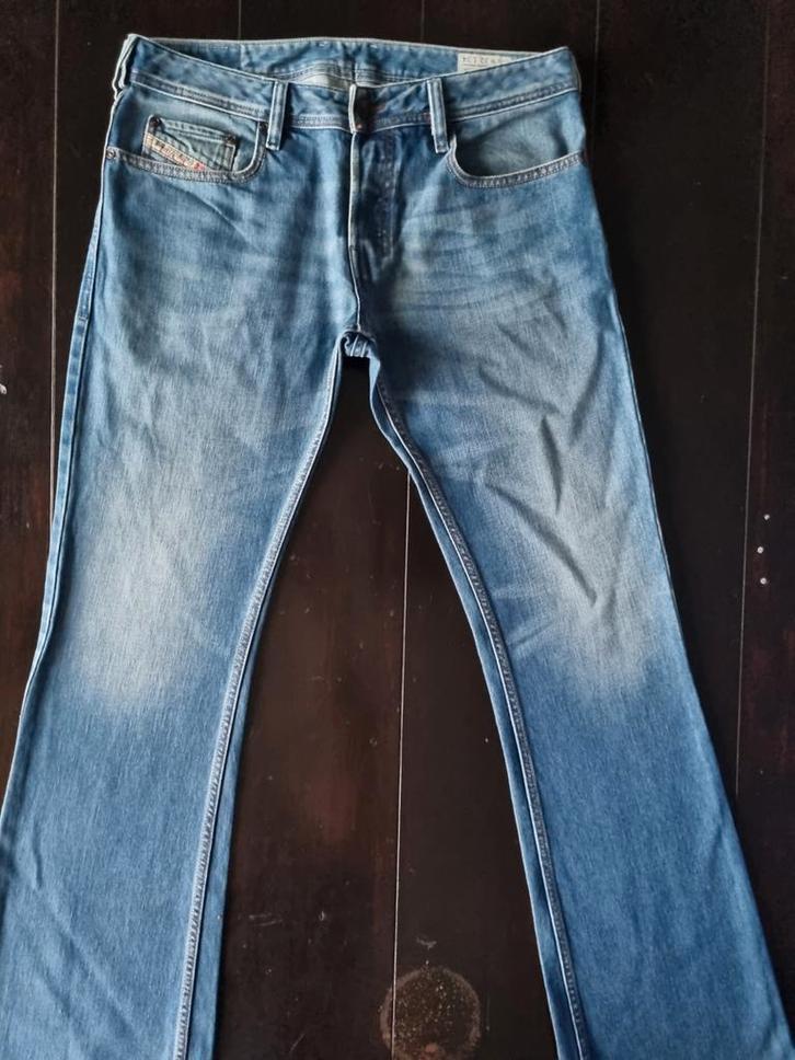 ZGAN CLASSIC DIESEL ZATHAN REGULAR BOOTCUT JEANS SIZE 32/34!, Kleding | Heren, Spijkerbroeken en Jeans, Zo goed als nieuw, W32 (confectie 46) of kleiner