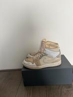 Jordan 1 mid, Bruin, Nike, Ophalen of Verzenden, Sneakers of Gympen