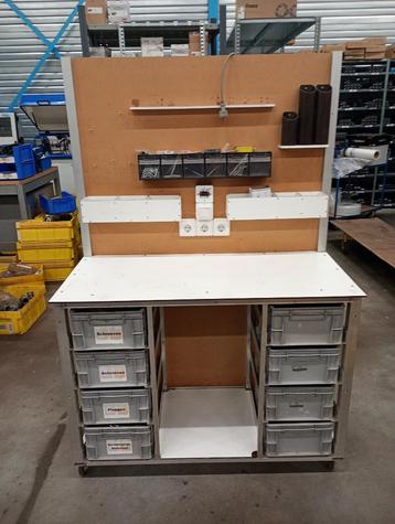 Werkbank, werktafel, magazijnkar, magazijnwagen beschikbaar voor biedingen