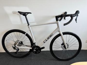 Cube Attain SLX - Framemaat 60 cm - Modeljaar 2025 - Nieuw beschikbaar voor biedingen