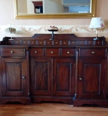 Dressoir van Mahonie hout beschikbaar voor biedingen