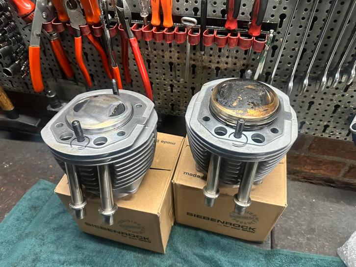 Setje Siebenrock cil. met zuigers voor de R5 en R6 serie, Motoren, Onderdelen | Oldtimers, Gebruikt, Ophalen of Verzenden