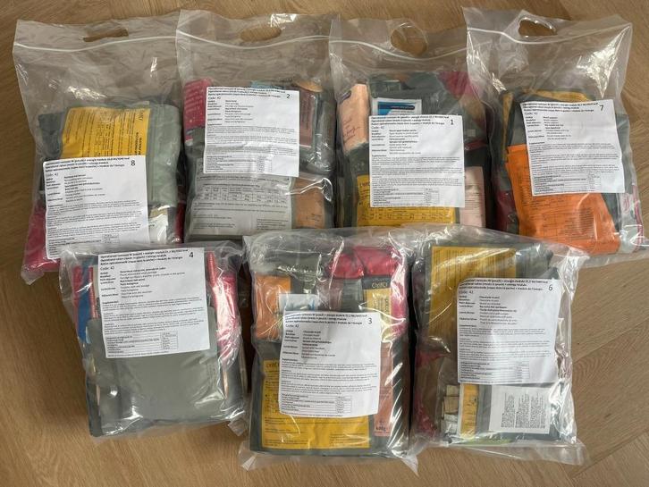 Operationeel rantsoen dozen / 8 zakken per doos / nog 1 doos, Verzamelen, Militaria | Algemeen, Landmacht, Overige typen, Nederland