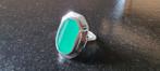 Zilveren vintage ring met groene steen, Sieraden, Tassen en Uiterlijk, Ringen, Verzenden, Zo goed als nieuw, 17 tot 18, Dame