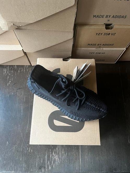 Adidas yeezy boost 350 onyx 45 1/3 en 46, Kleding | Heren, Schoenen, Nieuw, Sneakers of Gympen, Zwart, Ophalen of Verzenden